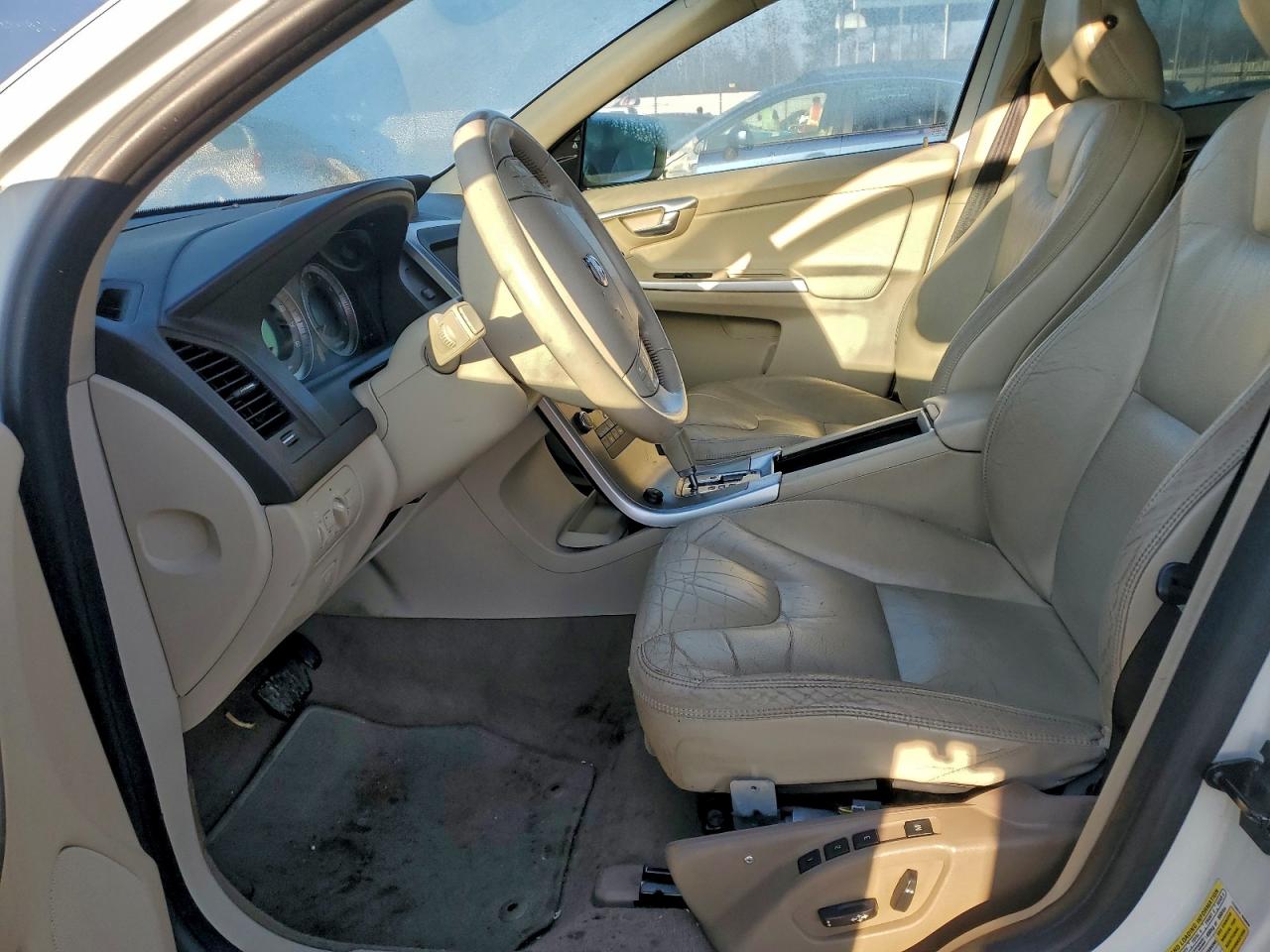 Volvo XC60 T6 Image 5