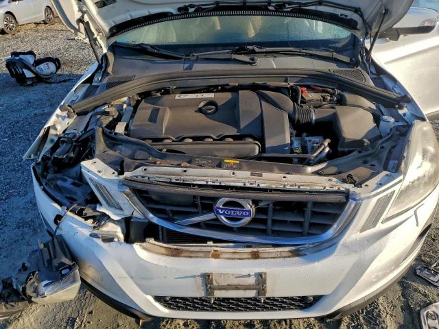 Volvo XC60 T6 Image 9