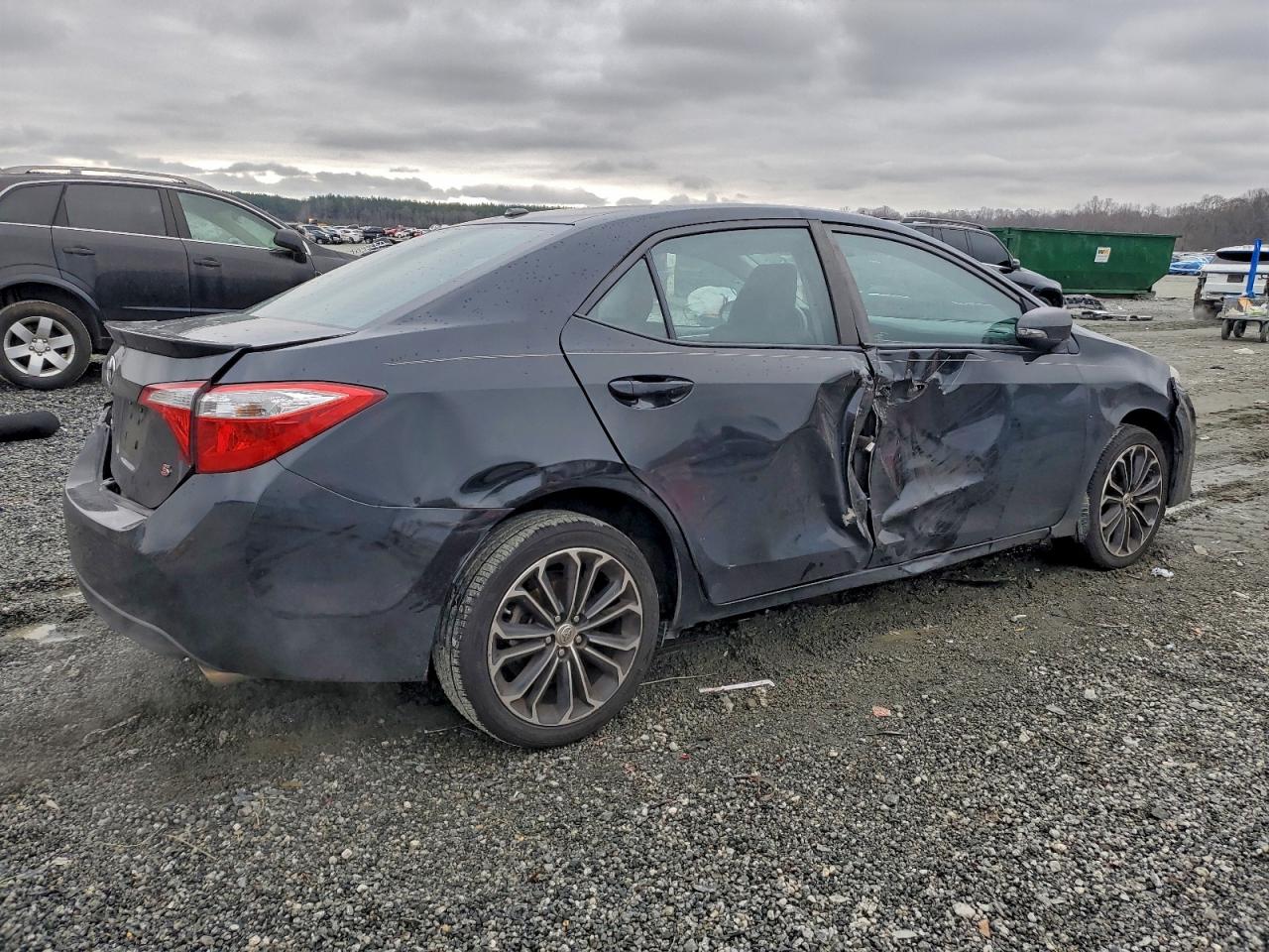 Toyota Corolla L Image 2