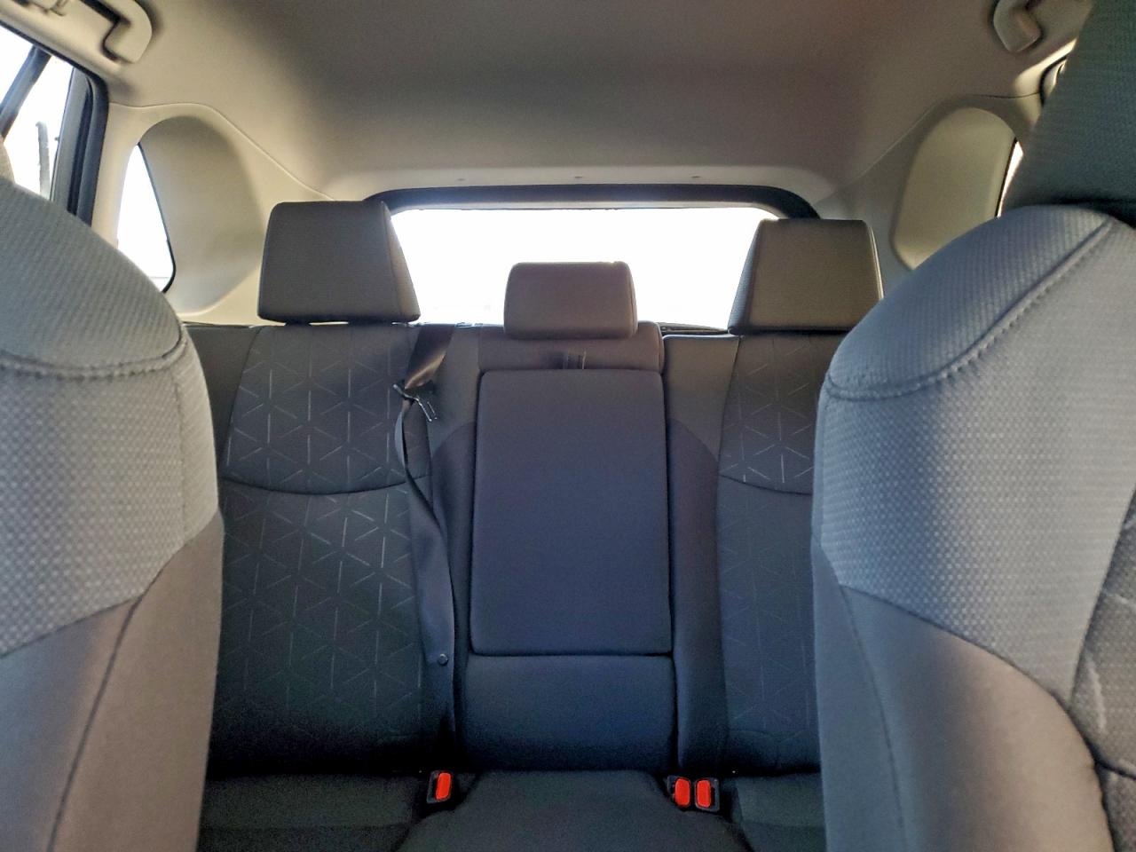 Toyota RAV4 Xle Image 6