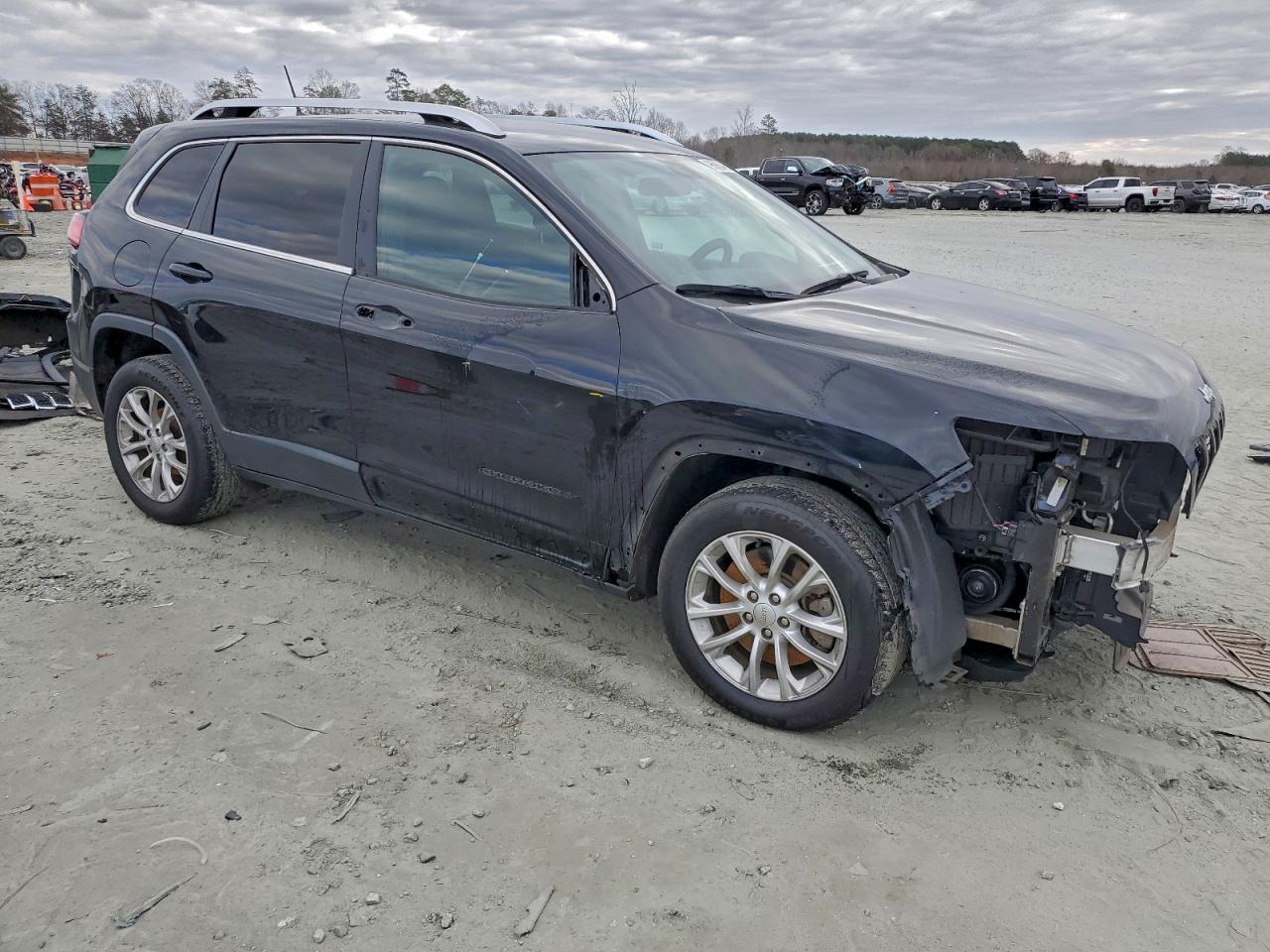 Jeep Grand Cherokee Latitude Image 2