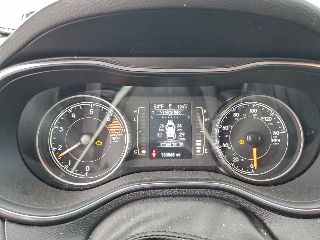 Jeep Grand Cherokee Latitude Image 12