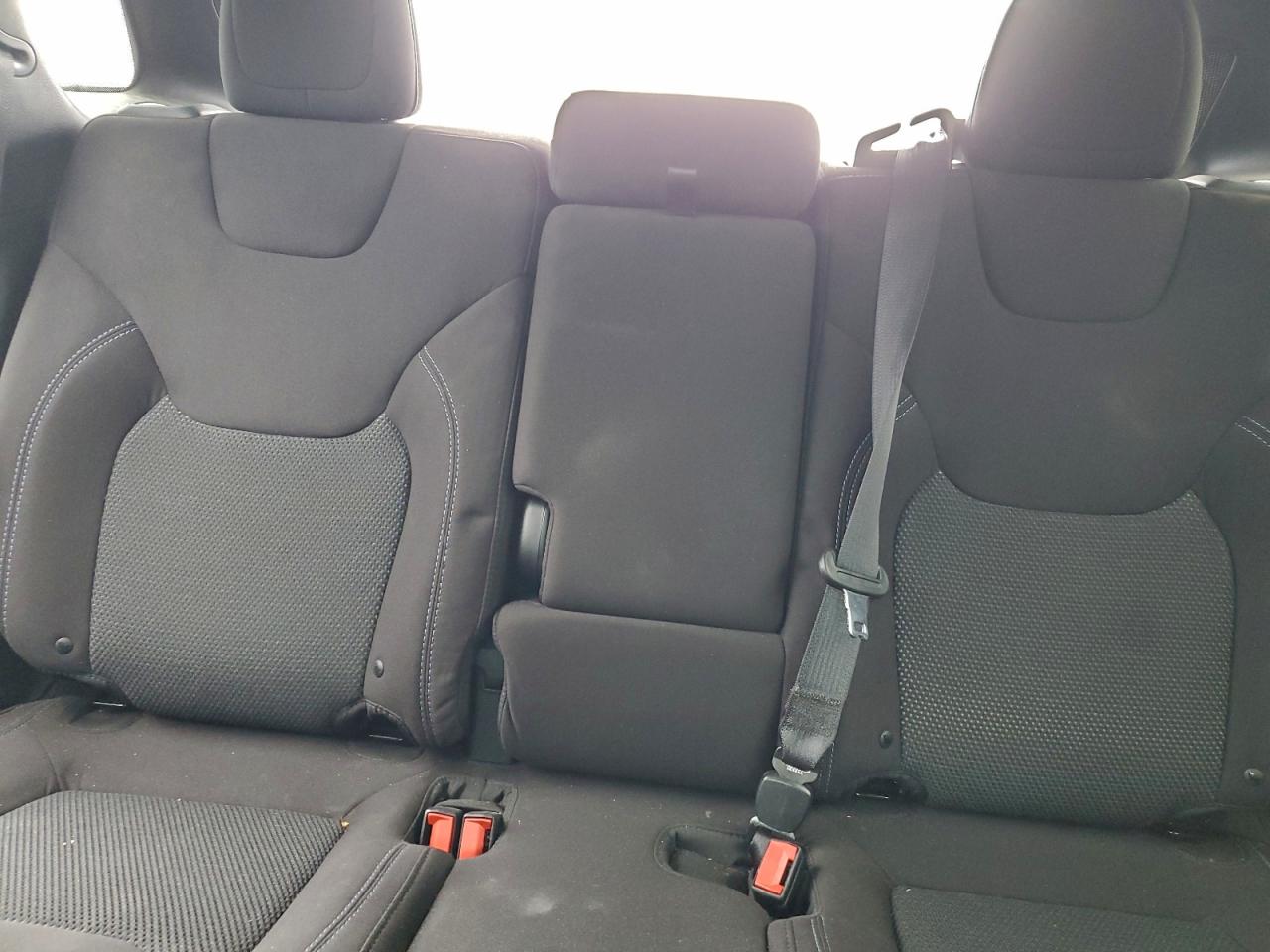 Jeep Grand Cherokee Latitude Image 3