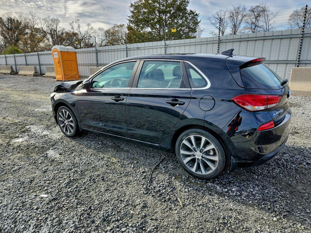 Hyundai ELANTRA Image 7