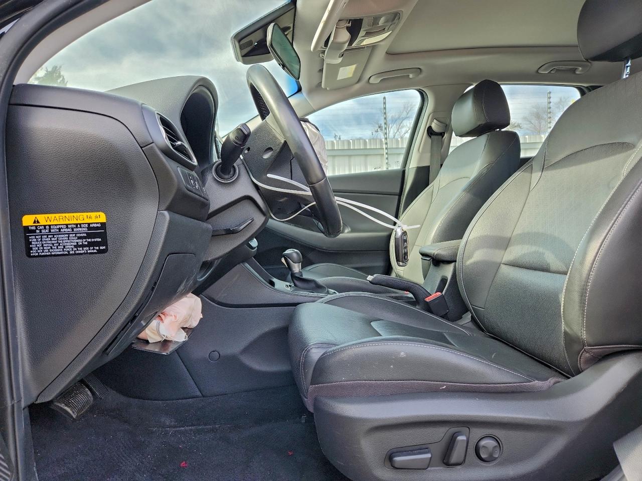 Hyundai ELANTRA Image 12