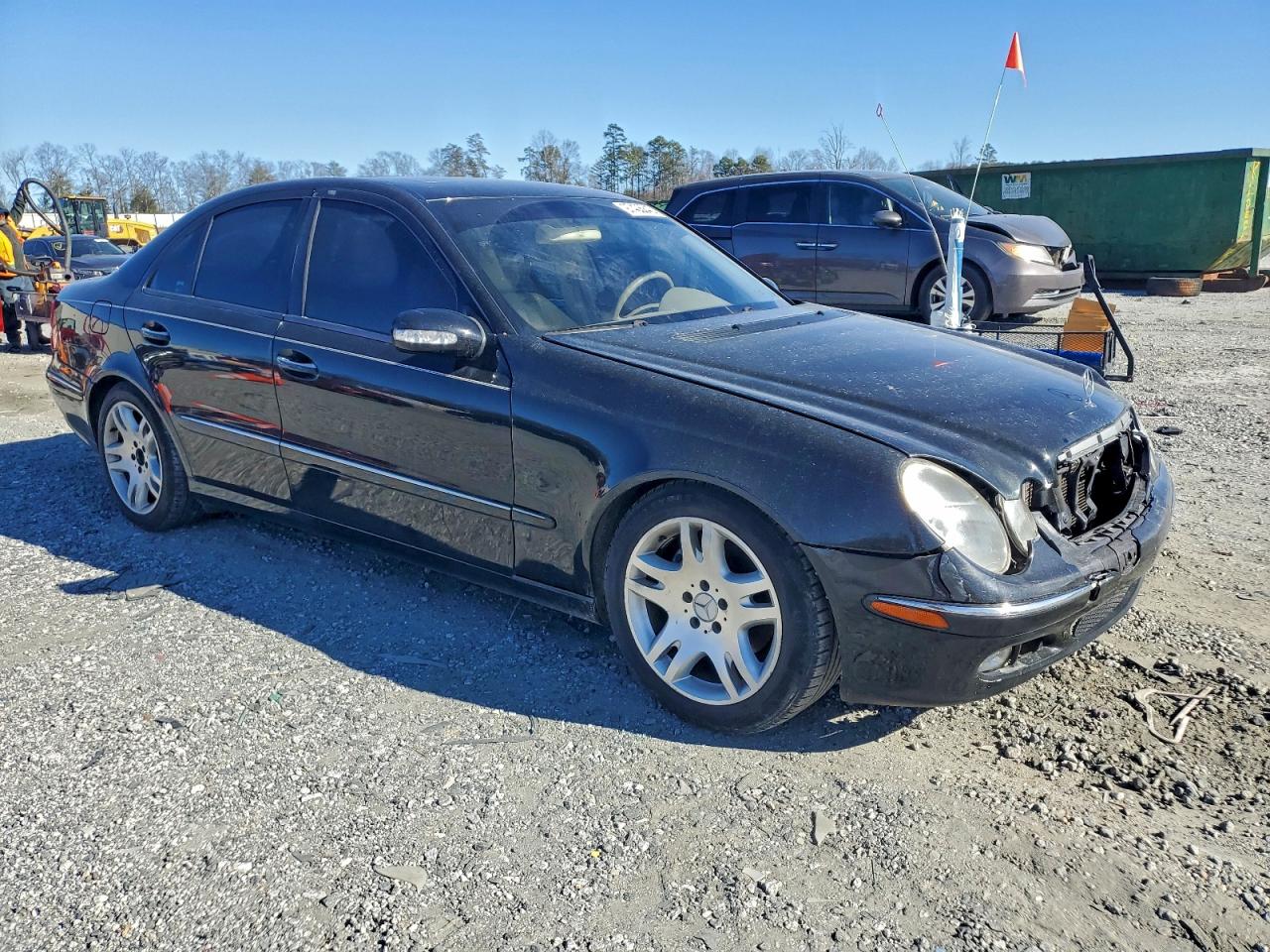 Mercedes-Benz E-Class 500 Image 11