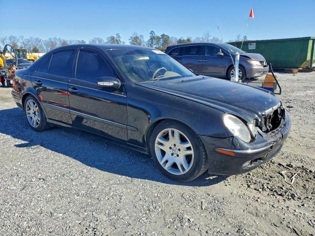 Mercedes-Benz E-Class 500 Image 11