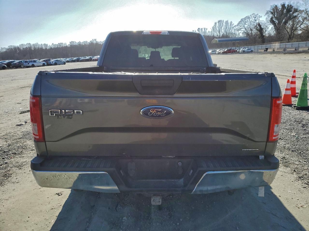 Ford F-150 Supercrew Image 4