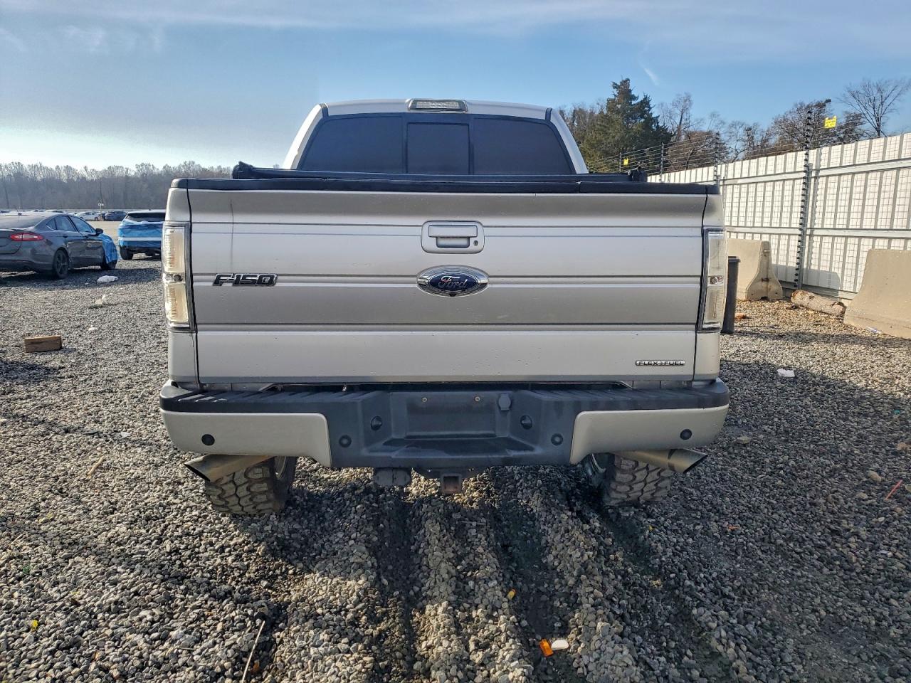 Ford F-150 Supercrew Image 7