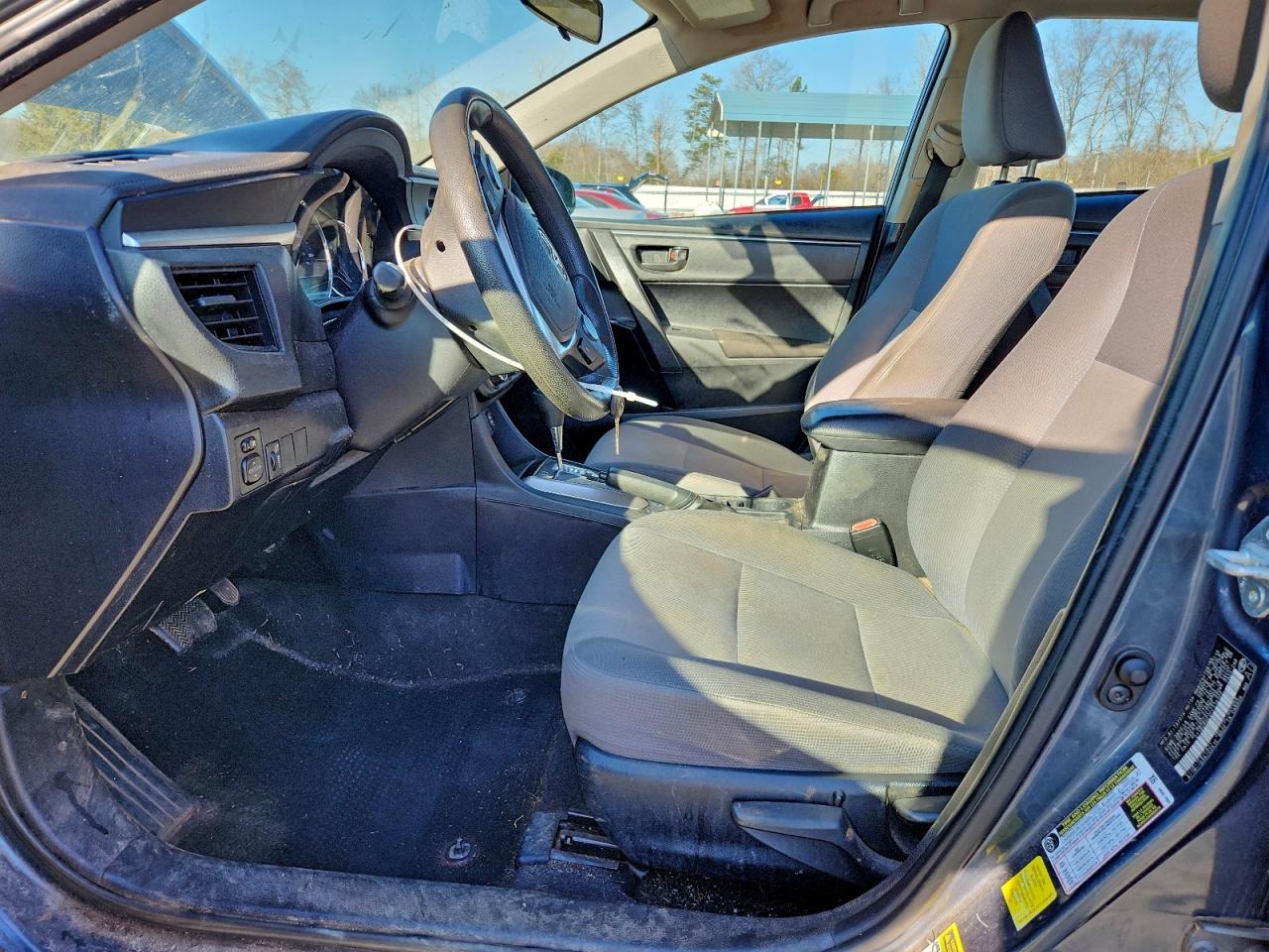 Toyota Corolla L Image 12