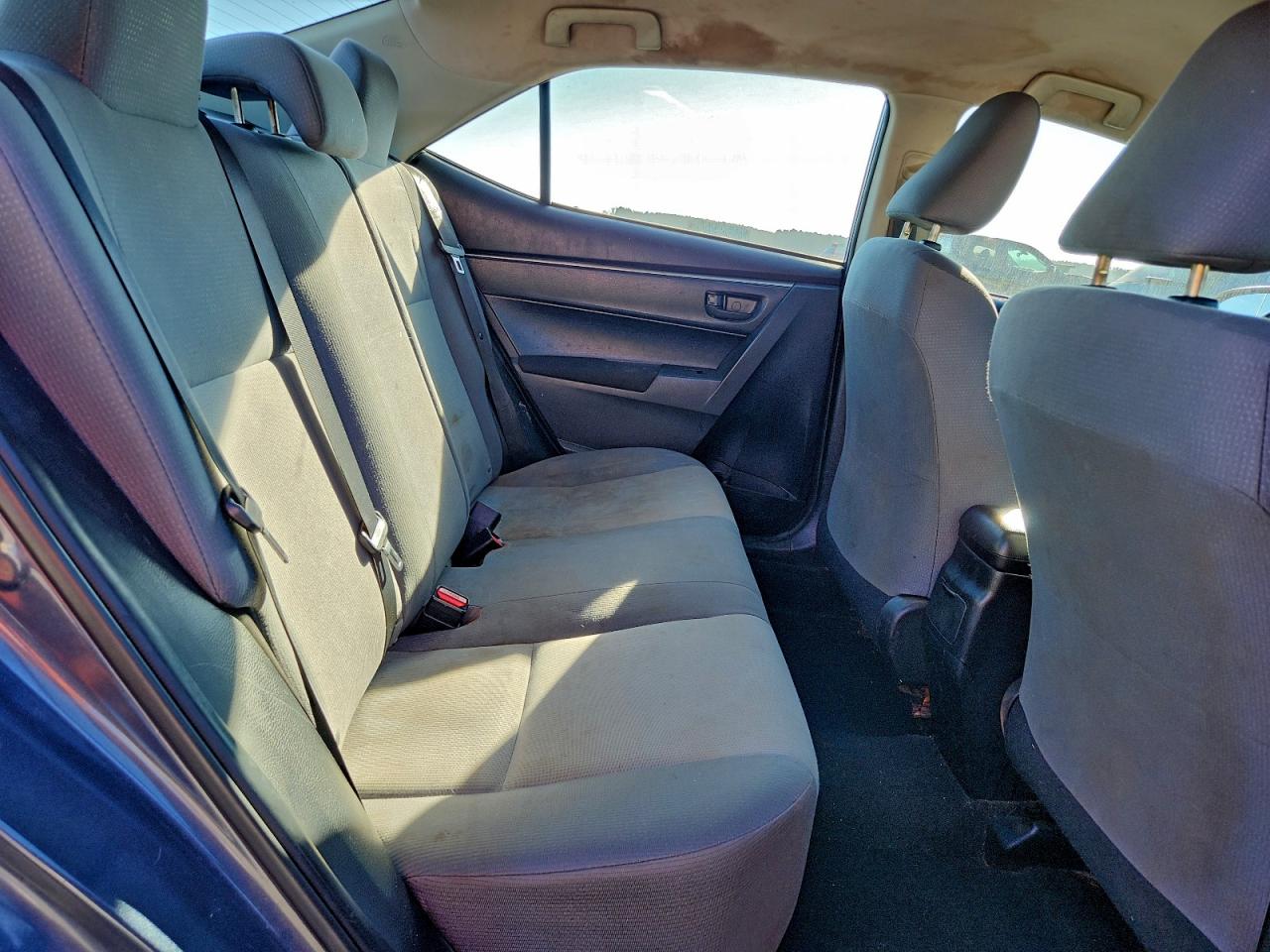 Toyota Corolla L Image 5